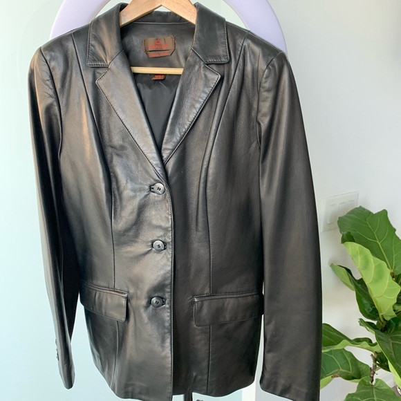 Danier Jackets & Blazers - 🔥 from the 90’s🔥Vintage DANIER ITALIAN LEATHER JACKET
